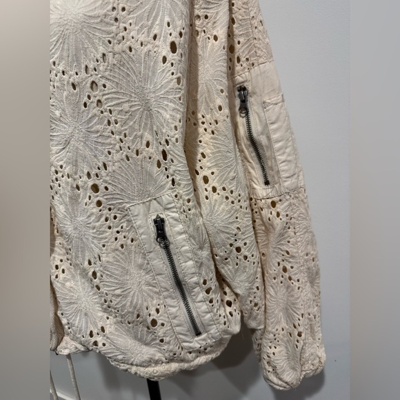 Free People Jacket Women’s Small Daisy Jane Eyelet Bomber Zip Up Ivory Boho - Picture 5 of 11